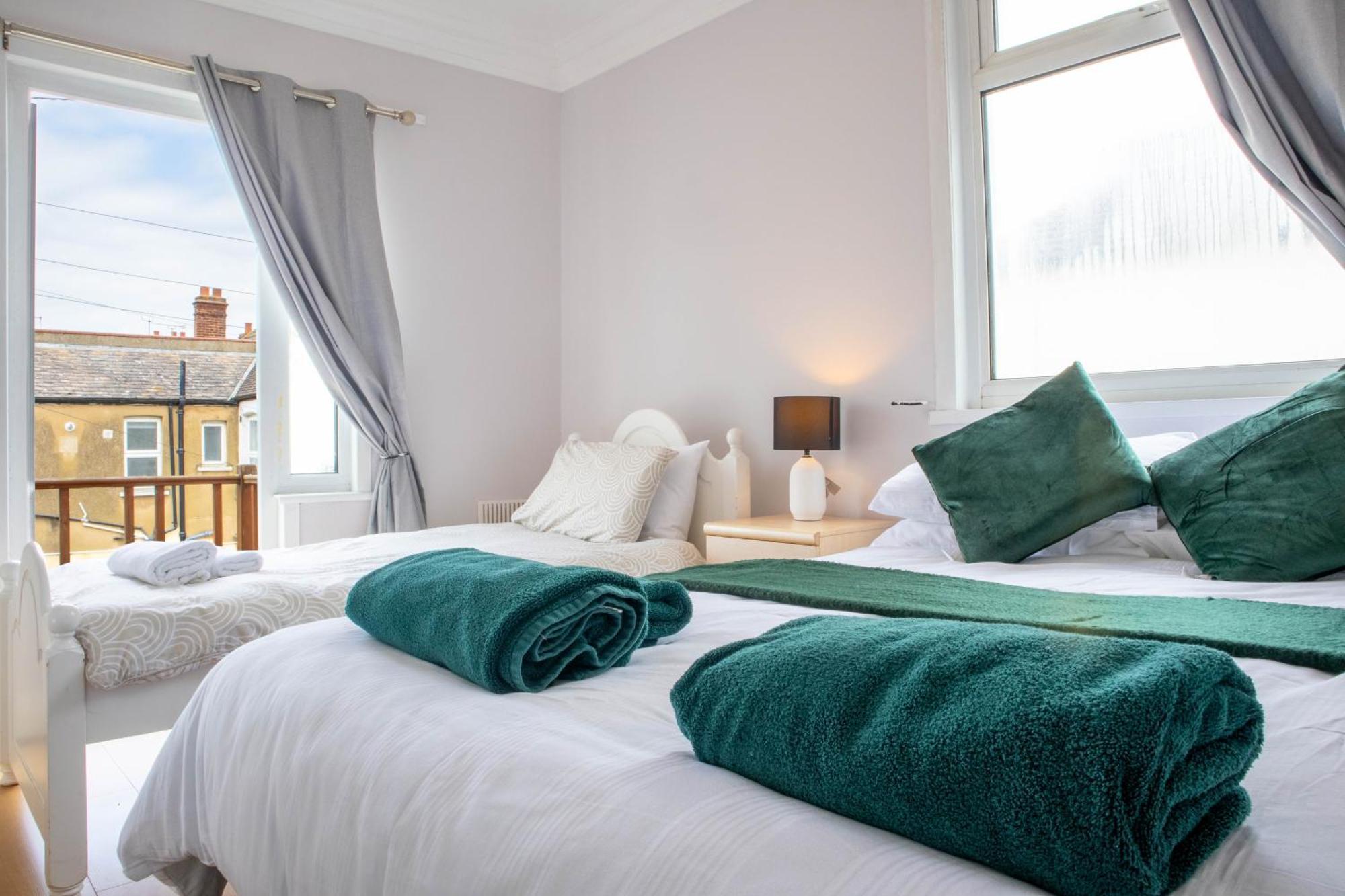 2 Bedroom Apartment Southend-On-Sea Kültér fotó